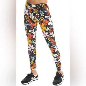 Nike Leg A See Hawaiian Floral Print Leggings Size Medium Multicolor